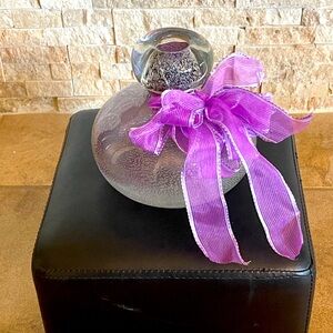 GLASS FLOWER VASE